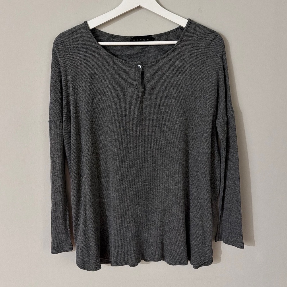 HATCH Women Charcoal Grey Waffle Knit Henley Long Sleeve Relaxed Top Made in NY
